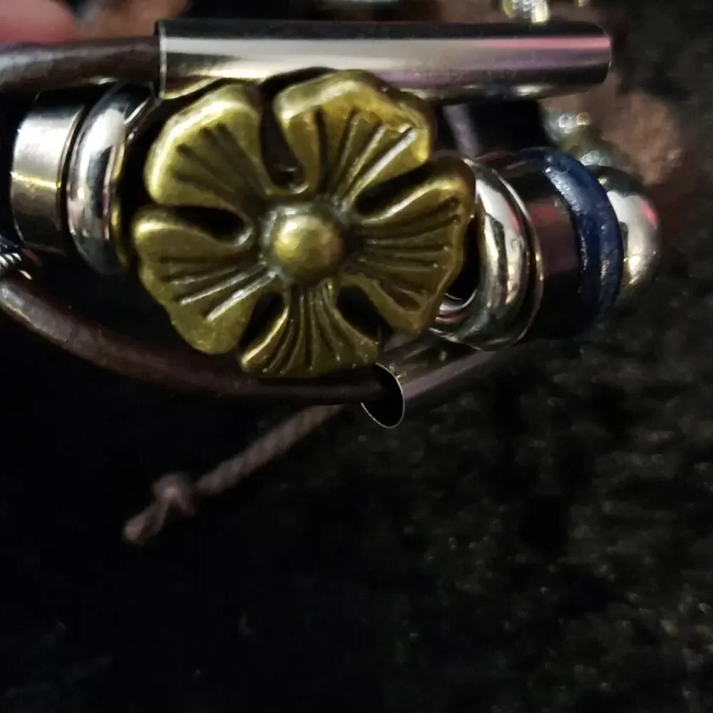 Leather Flower Bracelet‎